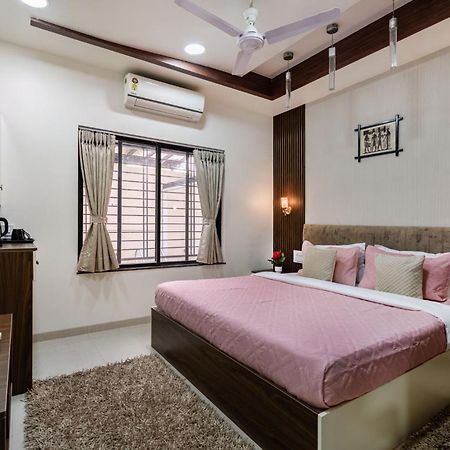 Serenity Meadows With Pool By Veo - Part Of Stayvista Nashik Exterior photo