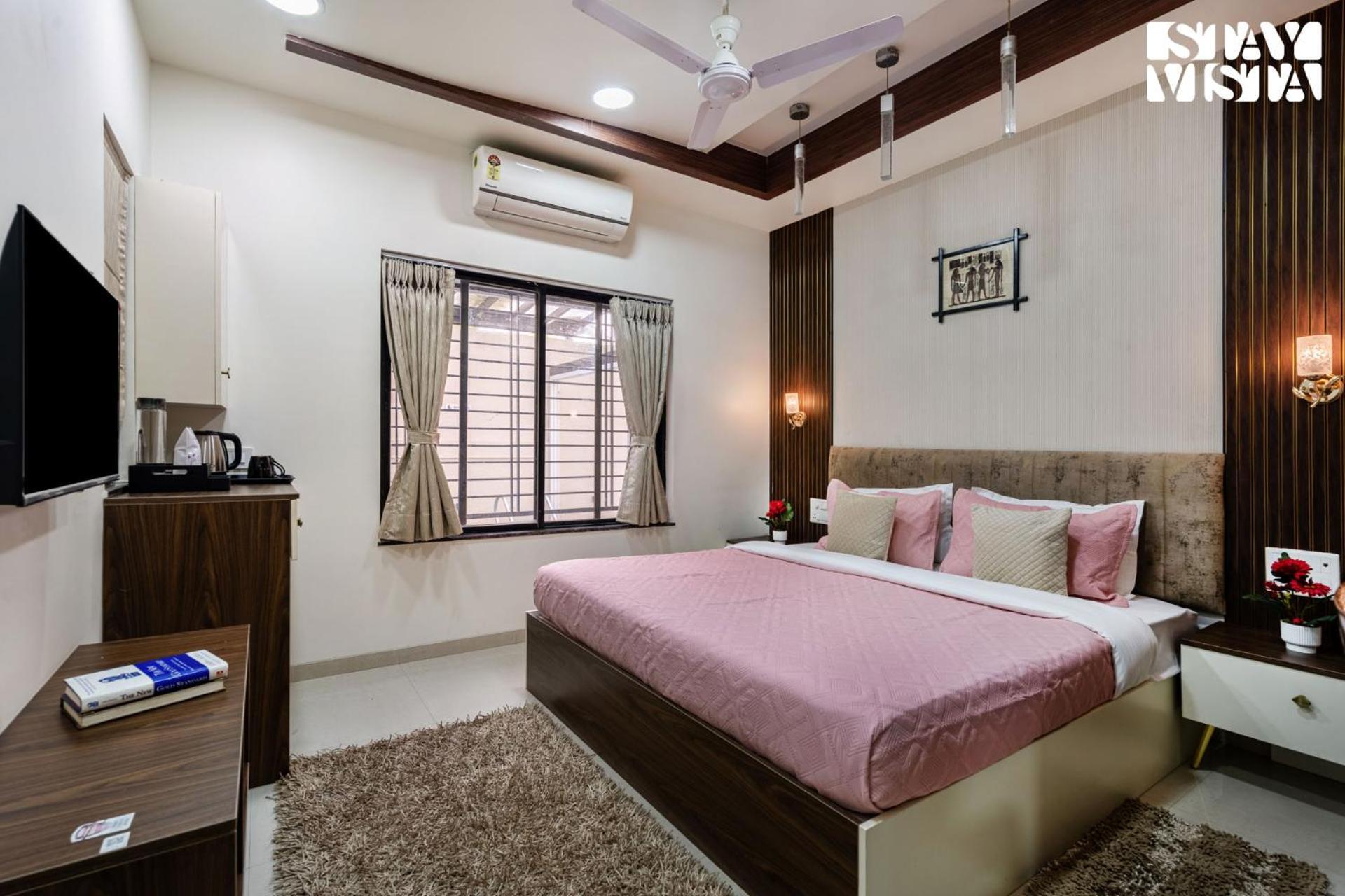Serenity Meadows With Pool By Veo - Part Of Stayvista Nashik Exterior photo